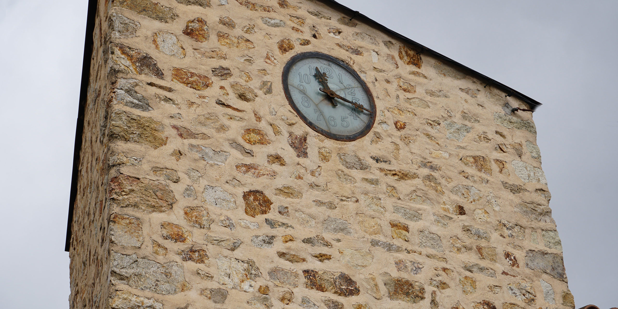 fachada-reloj-2-laacebeda