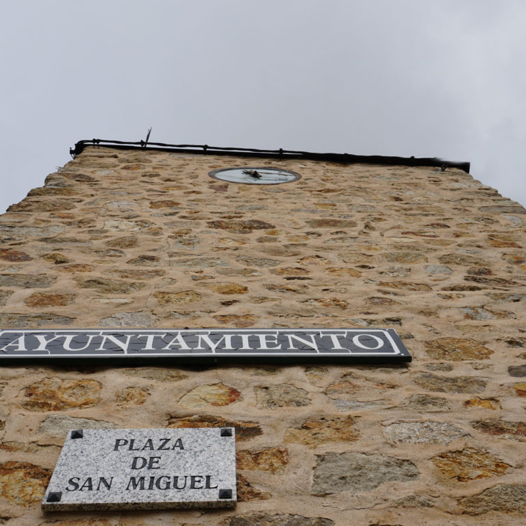 fachada-reloj-4-laacebeda